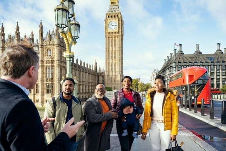 Luxury Private London City Tour by Chauffeured Mercedes with Audio Guide photo 1
