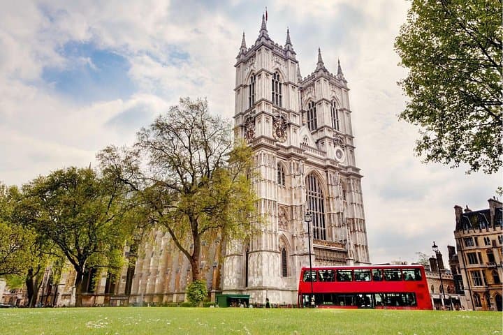 Luxury Private London City Tour by Chauffeured Mercedes with Audio Guide photo 4