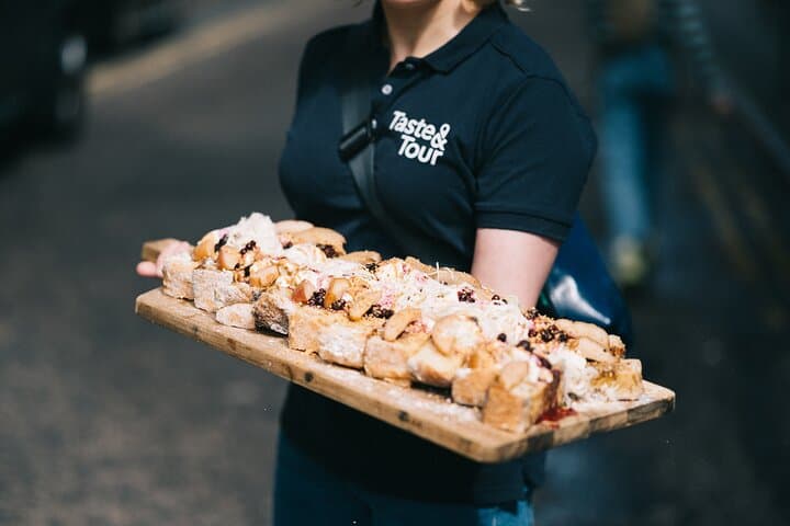 Sunday Brunch Tour in Belfast: Five-Stop Brunch and Cocktails
