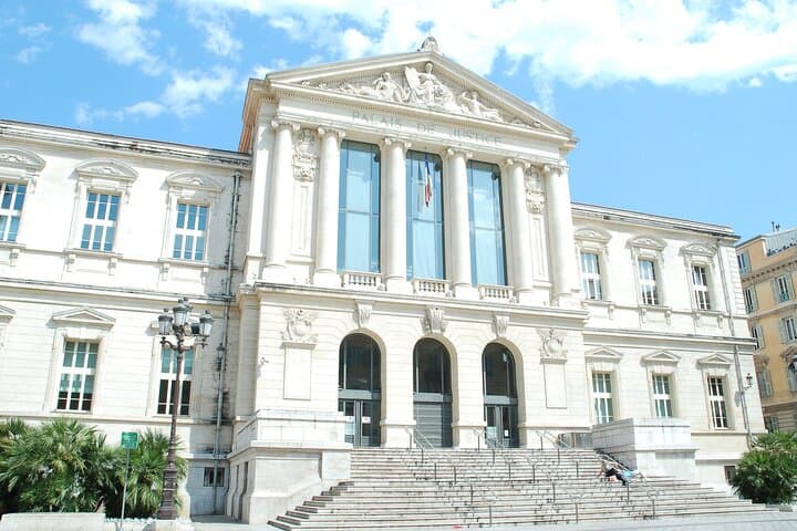 Kid-Friendly Nice City Highlights: Private Guided Family Walking Tour photo 4