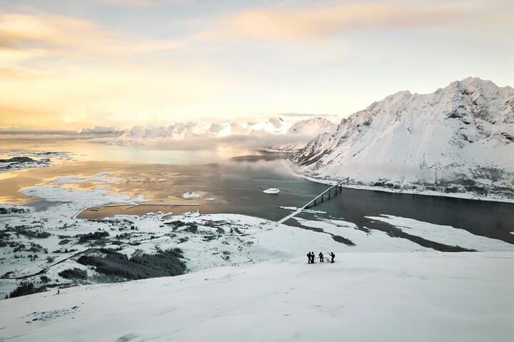 Lofoten Uphill Snowshoeing: Guided Winter Trek to 560 m near Svolvær