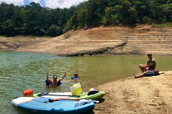 Guided Stand-Up Paddleboarding on Guatapé Reservoir — 90-Min SUP Experience photo 2