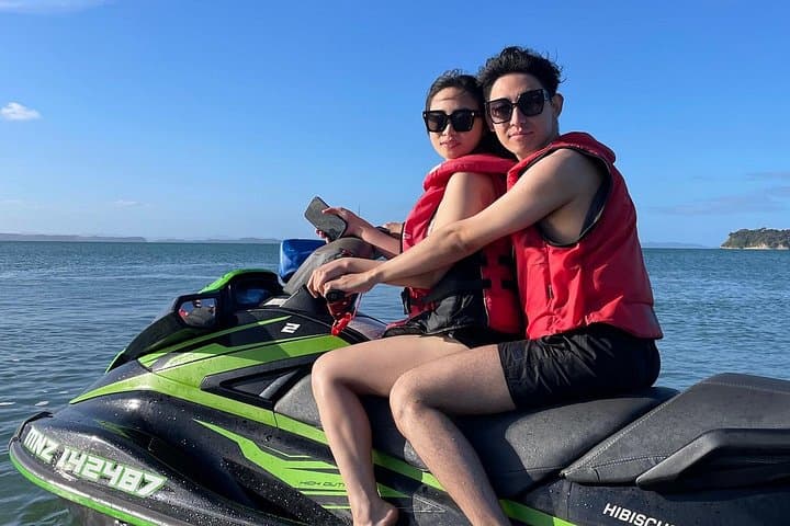 Jet Ski Hire Auckland: Explore the Hauraki Gulf from Big Manly Beach photo 5