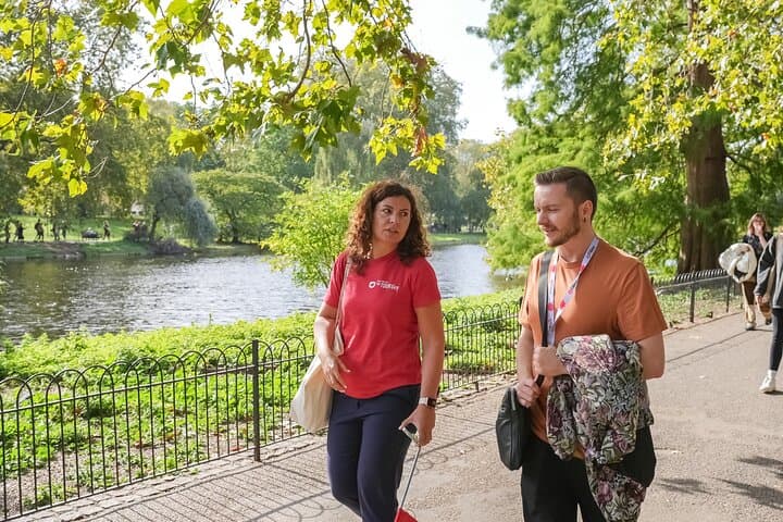 Buckingham Palace Walking Tour: Entry, St. James Park & Audio Guide photo 4