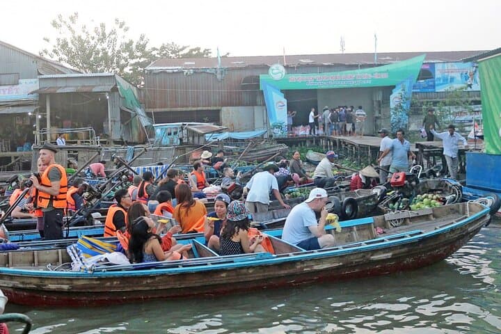 Mekong Serenity: 2-Day Riverside Retreat to Cai Be & Cai Rang Floating Markets photo 3