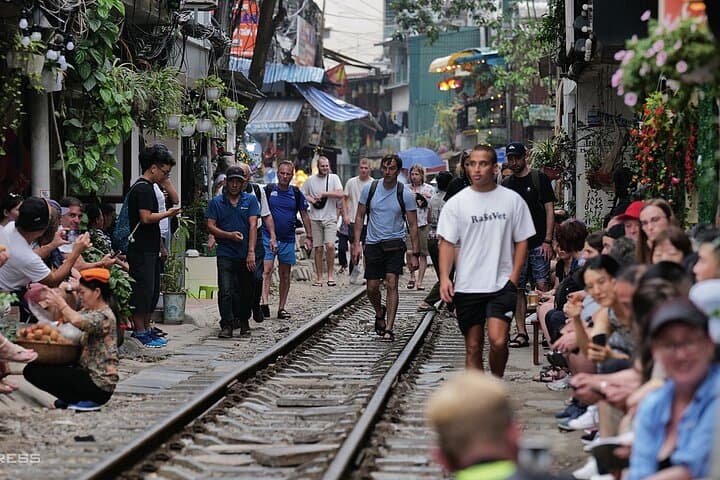 Private Hanoi Train Street Walking Tour – Old Quarter Highlights & Local Guide