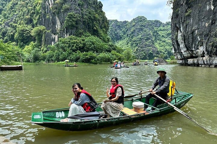 Day Trip to Ninh Binh: Tam Coc, Mua Cave & Hoa Lu from Hanoi photo 3