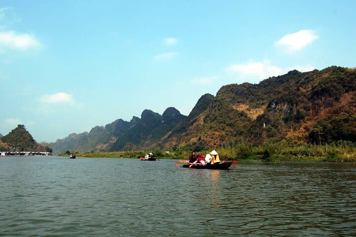 Perfume Pagoda Full-Day Guided Tour from Hanoi: Boat Ride, Huong Tich Cave & Countryside photo 4