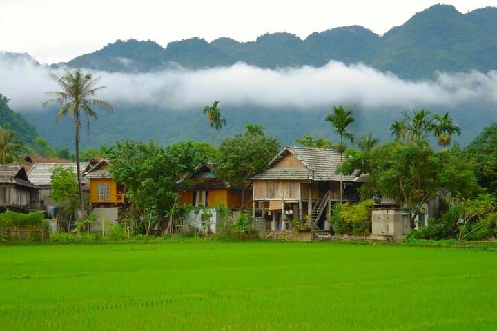 Mai Chau Day Trip from Hanoi: Thung Khe Pass, Mo Luong Cave & Countryside Biking photo 3