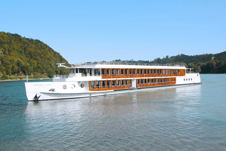Passau XL Sightseeing Tour: Danube, Inn & Ilz River Cruise on the Barefoot Boat