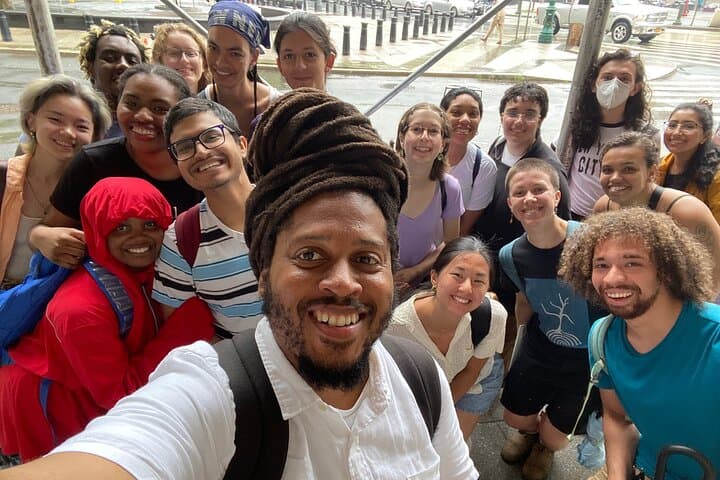 Sarah's Fire: Historical Walking Tour of Manhattan's 1712 Rebellion photo 3