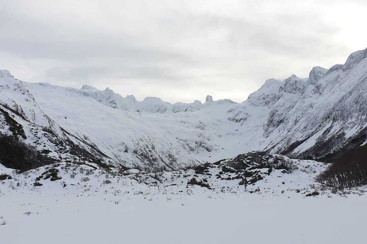 Trekking to Laguna Esmeralda: Emerald Lagoon Hike from Ushuaia photo 4
