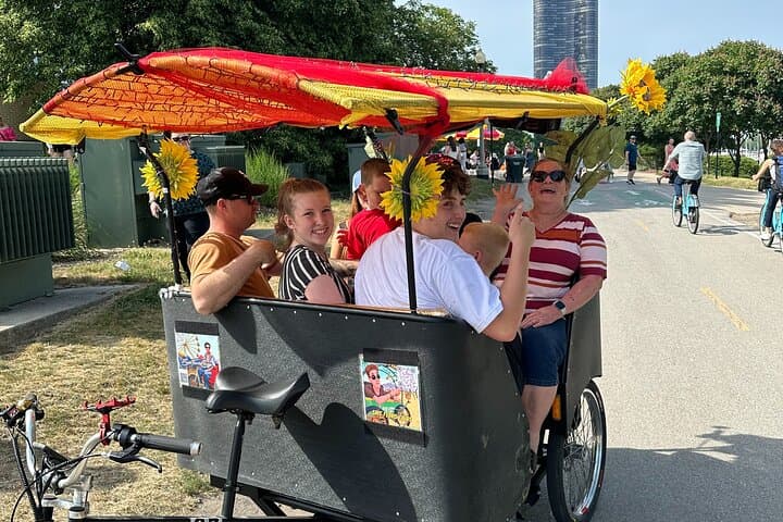 Bear Private Pedicab Food Tour Chicago — Deep Dish, Margie's Banana Split & Filming Sites photo 3