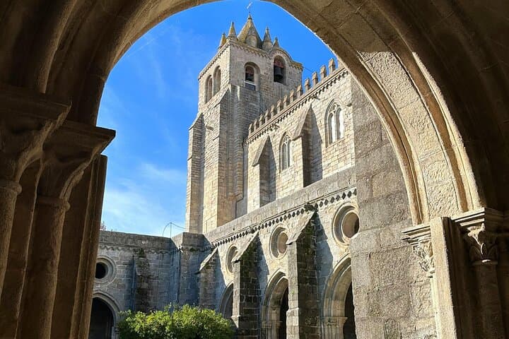 Evora and Monsaraz: Full-Day Private Tour from Lisbon photo 4