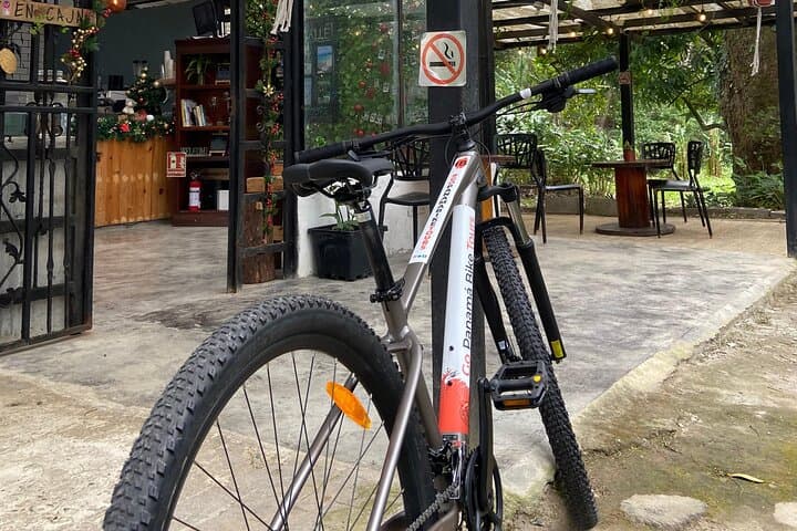 El Valle de Antón Bike Rentals: 3-Hour Mountain & E‑Bike Adventures photo 2
