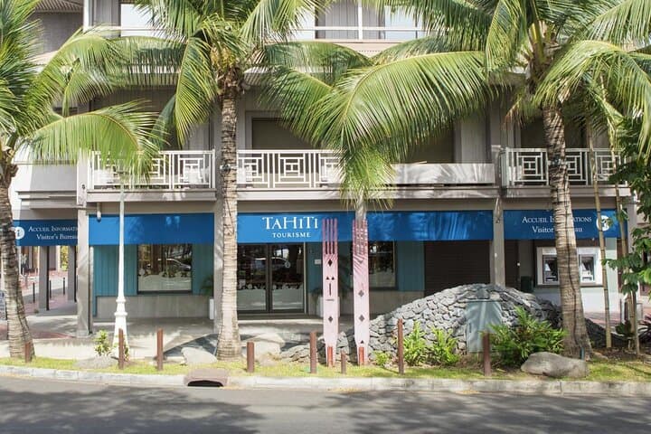 Private 2-Hour Walking Tour in Papeete — Markets, Cathedral & Colonial Sights photo 4