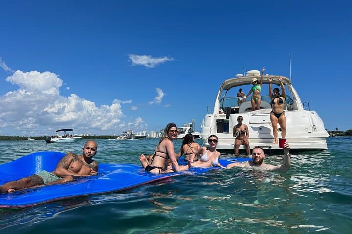 Miami Beach Luxury Yacht Tour: Biscayne Bay Cruise with Captain, Champagne, and Sandbar Time photo 2