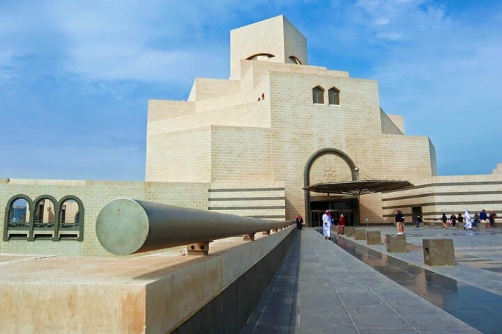 Doha Highlights Private City Tour: Corniche, Souq Waqif, Katara & The Pearl