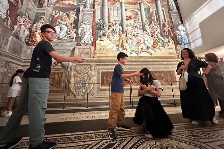 Kid-Friendly Vatican & Sistine Chapel Private Tour in Rome photo 6