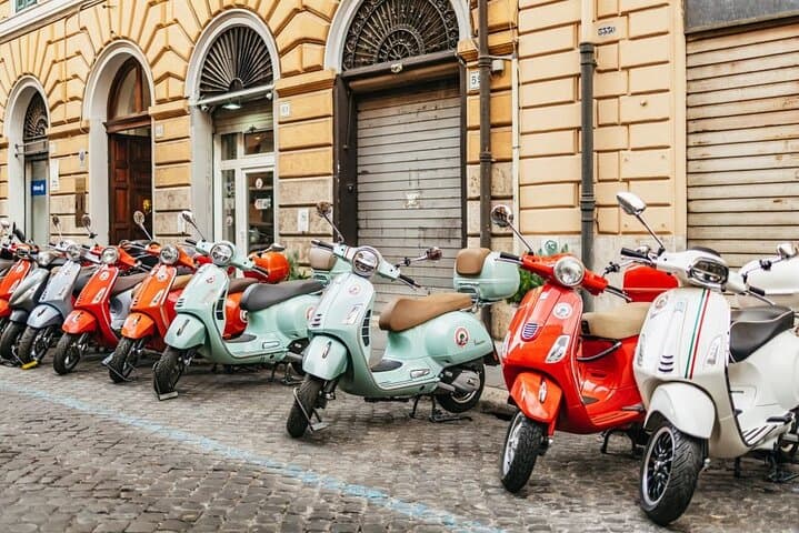 Rome Vespa 125cc Rental: Self-Guided Scoot Through Historic Streets photo 2