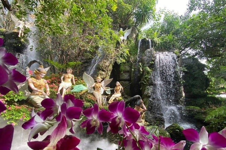 Day Trip from Chiang Mai to Chiang Rai: White Temple, Blue Temple & Lalita Café