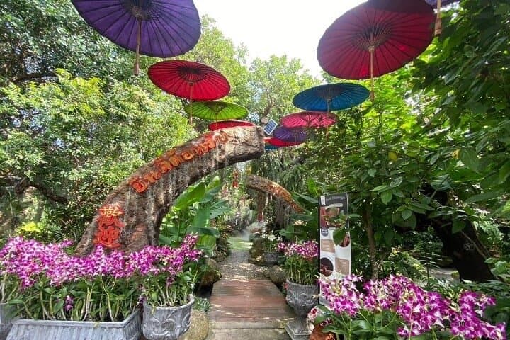 Day Trip from Chiang Mai to Chiang Rai: White Temple, Blue Temple & Lalita Café photo 2