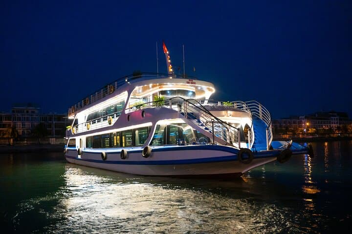 Full-Day Lan Ha Bay Lotus Cruise from Hanoi: Sung Sot, Kayaking & Titov Island photo 3