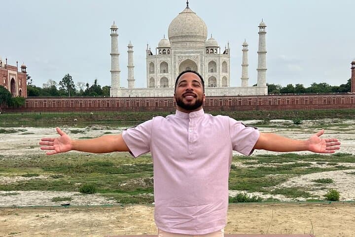 Taj Mahal Day Tour from Delhi — Private Agra Excursion with Guide