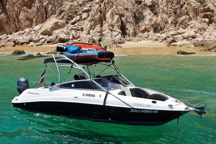 Yamaha 28ft Private Boat Rental in Cabo: Snorkel, El Arco & Whale Watching