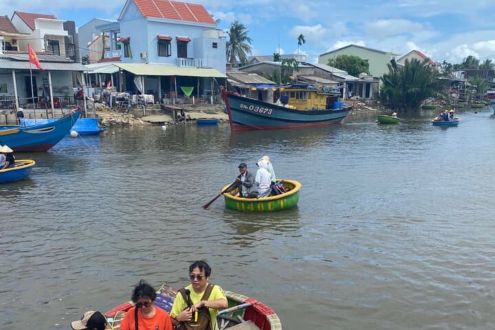 Hoi An Bay Mau Coconut Forest Bamboo Basket Boat Tour (Private)