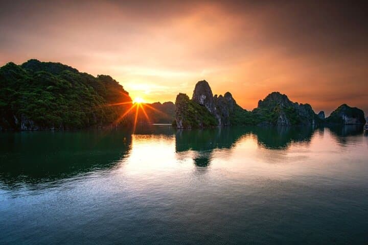 Bai Tu Long Bay 2-Day Overnight Cruise from Hanoi: Kayak, Cave & Floating Villages photo 4