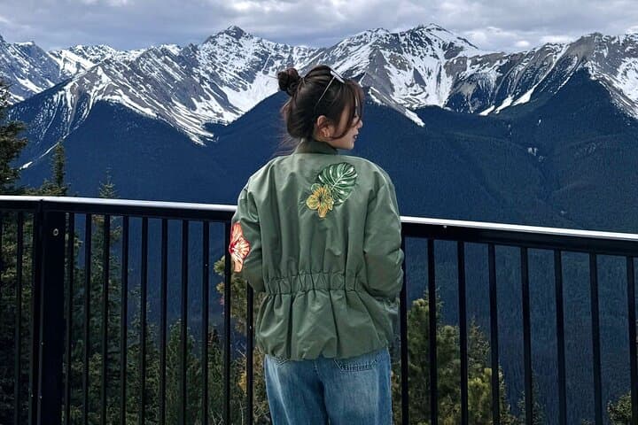 Banff Gondola, Lake Minnewanka & Johnston Canyon: Full-Day Highlights from Calgary