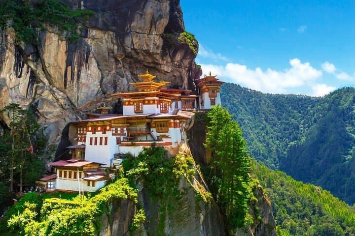 7-Day Private Paro Bhutan Tour: Himalayan Culture, Dzongs & Taktsang Hike photo 2