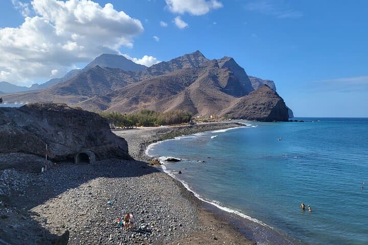 Private Full-Day Gran Canaria Tour: Natural Pools, Volcano Colors & Coastal Villages
