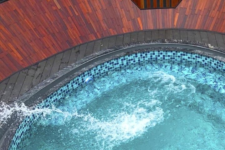 Luxury La Stellar 3-Day Halong Bay Cruise from Hanoi: Kayak, Beaches & Caves photo 6