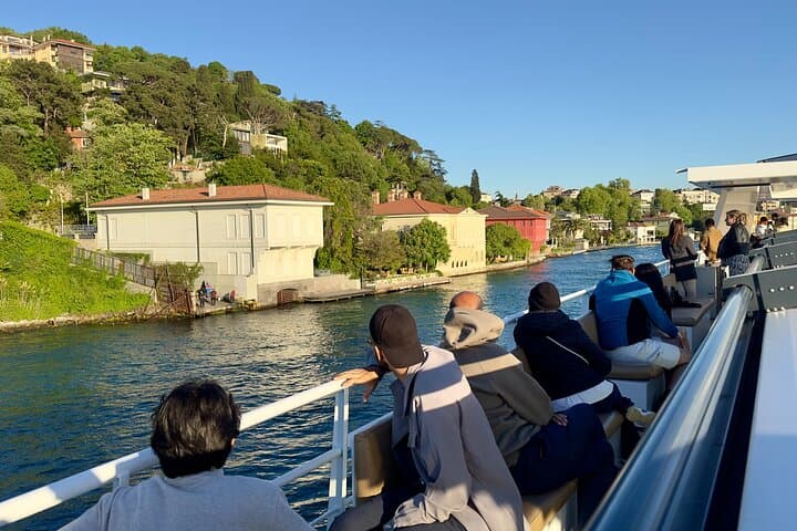 Bosphorus Daytime & Sunset Sightseeing Cruise with Audio Guide photo 6