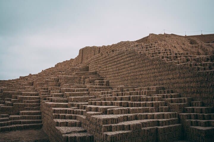 Miraflores and Huaca Pucllana Private Tour: Coastal Views and Pre-Inca Ruins photo 2