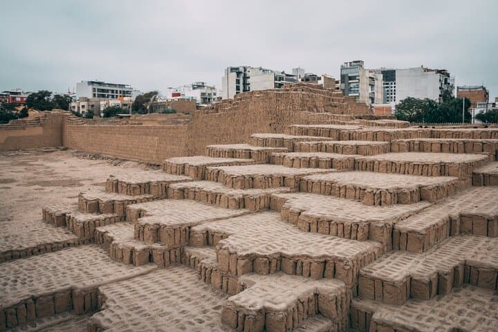 Miraflores and Huaca Pucllana Private Tour: Coastal Views and Pre-Inca Ruins photo 3