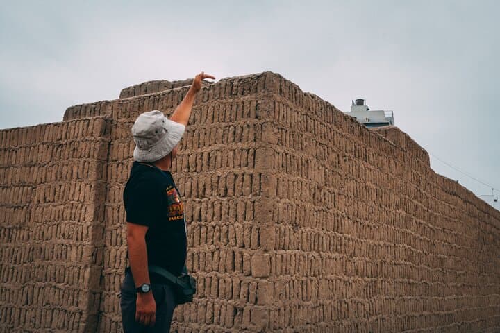 Miraflores and Huaca Pucllana Private Tour: Coastal Views and Pre-Inca Ruins photo 4