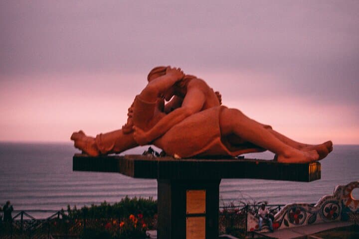 Miraflores and Huaca Pucllana Private Tour: Coastal Views and Pre-Inca Ruins photo 5