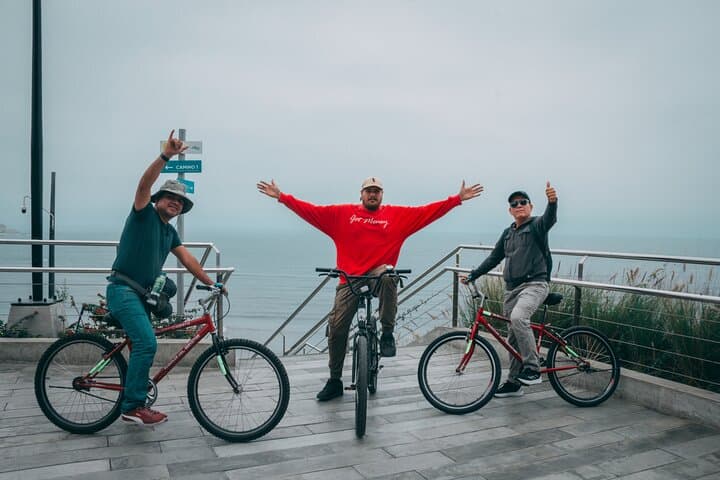 Cycling Miraflores: Private 3-Hour Bike Tour Along Lima’s Coast and Barranco