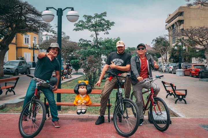 Cycling Miraflores: Private 3-Hour Bike Tour Along Lima’s Coast and Barranco photo 6