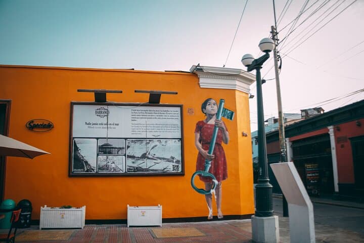 Lima Night Magic Water Circuit & Barranco Bohemian Tour photo 5
