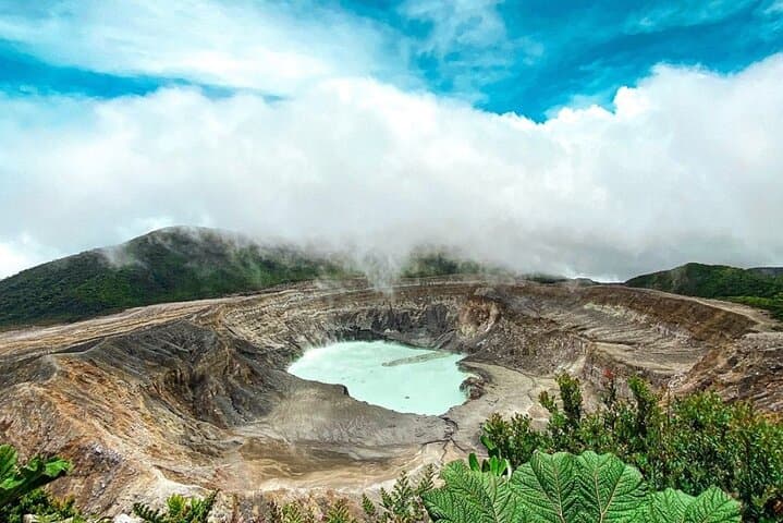 Exploring Poás Volcano and Coffee Plantations: A Full-Day Adventure from San José