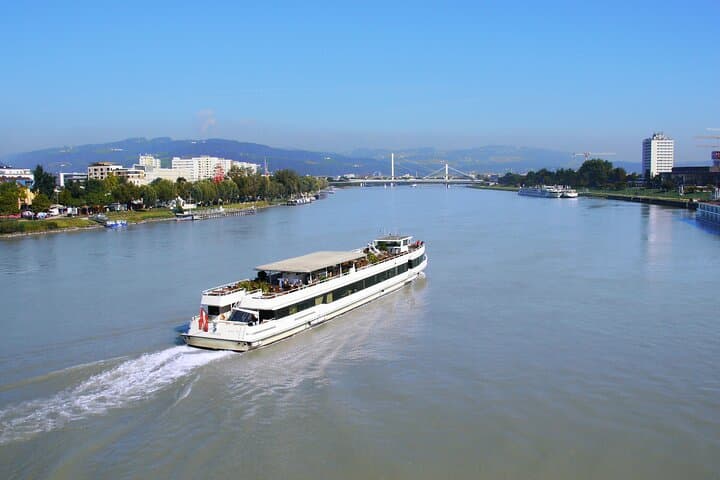 Linz Harbour Tour: 45-Minute Danube Sightseeing Cruise on MS Linzerin photo 2