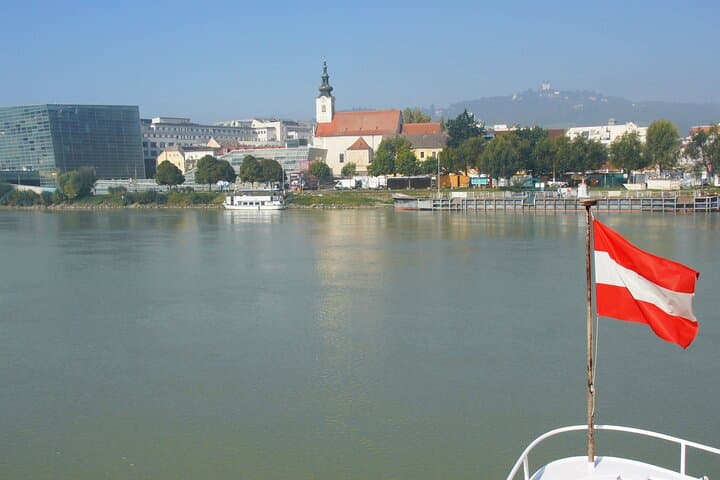 Linz Harbour Tour: 45-Minute Danube Sightseeing Cruise on MS Linzerin photo 5