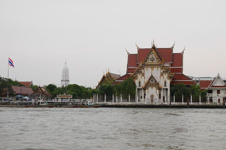 Private Bangkok Car Tour: Grand Palace, Wat Pho & Custom Sightseeing photo 4