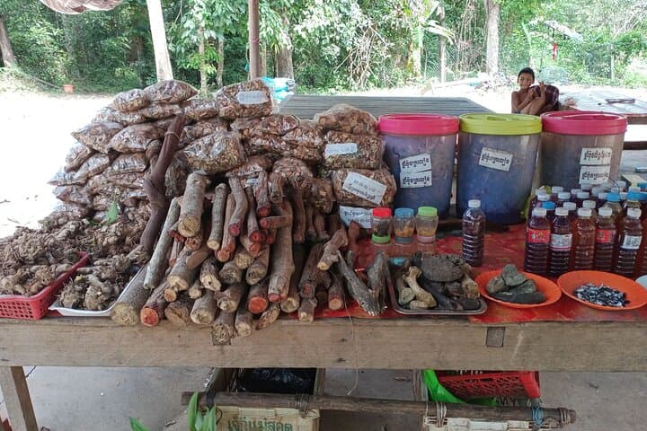 Phnom Kulen Waterfall & River of 1000 Siva Linga — Siem Reap Day Hike photo 6