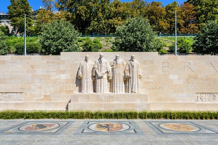 Geneva Family Walking Tour: Kid-Friendly City Wonders & Interactive Guide photo 4