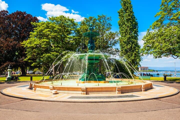 Geneva Family Walking Tour: Kid-Friendly City Wonders & Interactive Guide photo 3